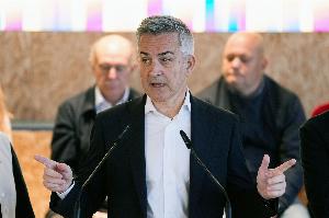 丰特：拉波尔塔利用巴萨资源、设施和形象，在各种活动中宣传巴萨