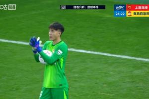 进球无效！莱昂纳多角球乱战破门，李昊抗议犯规，VAR介入取消