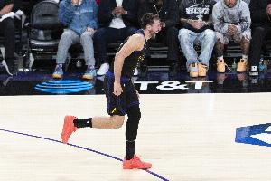 不一样啦！东契奇交易来到湖人后 球队面对掘金4胜1负