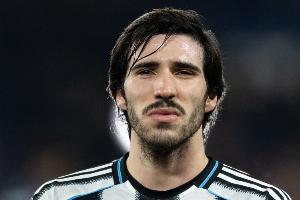 纽卡官方：托纳利因病缺席对阵切尔西的比赛，祝他早日康复