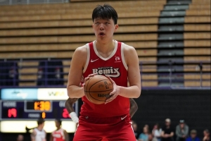 媒体人：杨瀚森表现和对方防守关系不大 纯粹自己打得不好还得练