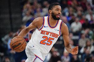 追平了！布里奇斯底角踩线长两分再中 尼克斯最多落后21分！