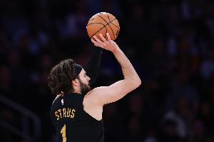 三分7中6！基德：都以为斯特鲁斯会有点生疏 但他看起来状态极佳