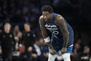 虽败犹荣！兰德尔18中11&罚球8中7砍全场最高32分外加7篮板6助攻