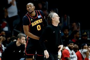 正负值-8全队最低！库明加19分钟7中2拿到7分8板 有2失误3犯规