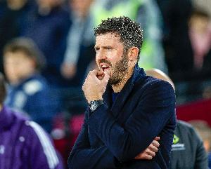 鲁尼：百分百应该由卡里克正式接任曼联帅位，我对他非常了解