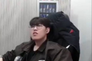 Oner：我觉得产生感情那一刻就算初恋了 我的初恋在高中 不是单恋