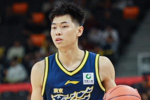 崔永熙终于找回了状态 在比赛中明显适应了强度 也敢于发力做动作