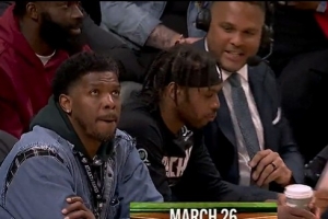 早期鹰王！乔·约翰逊现身老鹰主场观战 曾效力7个赛季