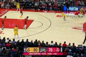 挺身而出！谢泼德助攻阿门空接暴扣 随后抢断反击飞身再扣