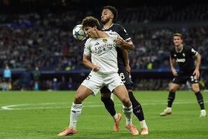 TA：21岁皇马前锋贡萨洛膝盖一直不适，接受保守治疗略有好转