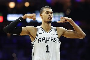 冲击MVP！文班近6战场均31分11.7篮板3.8盖帽 三分命中率43%