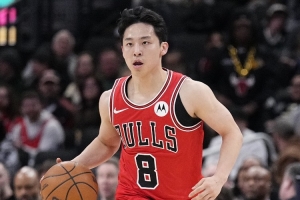 表现十分积极！河村勇辉得5分1板2助 连造对方三分犯规+进攻犯规