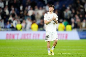 18岁零226天，皮塔奇成为皇马队史欧冠淘汰赛最年轻的首发球员