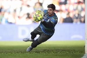 记者：库尔图瓦将在明天接受检查，能否出战马德里德比存疑