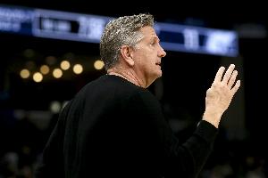 对阵太阳！芬奇：无论结果如何 两队都仍在有利位置形势都很好