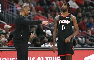 伊森各月三分命中率：十月高达53% 二月32% 三月跌到4%