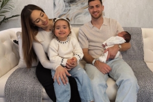 儿女双全！曼联后卫达洛特社媒宣布儿子托马斯出生