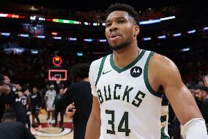 媒体人：字母哥和雄鹿就像情侣分手 一旦有了念头后面就越难相处