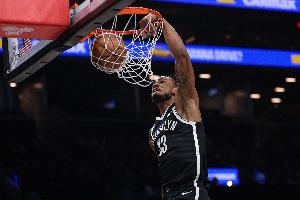 烂是真烂摆也是真摆！篮网上半场24分 创NBA近10年来的新低