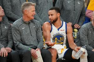 科尔：我一点儿也不担心库里复出后的状态 他会做他该做的事