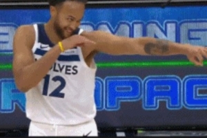 秀起来了！李凯尔三节压哨大号两分命中 进球后模仿海兰德庆祝