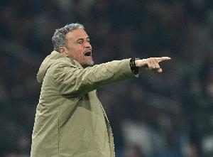 队报：登贝莱逼抢不够积极时，恩里克会在场边激情呐喊