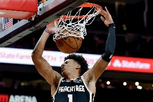 杰伦·约翰逊单赛季500+助攻 自09年詹姆斯后最年轻锋线球员