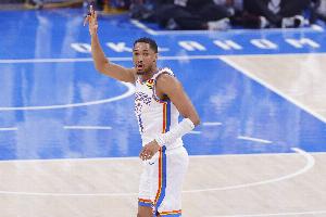 狂轰滥炸！阿隆·维金斯追身三分再中 雷霆轰13-0领先篮网42分