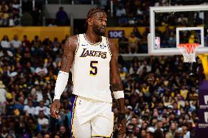 率先发力！艾顿接球转身勾手再中 半节4中3贡献6分