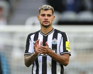 罗马诺：吉马良斯与纽卡没有解约条款，曼联还没决定引进哪名中场