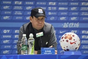 中超赛前|斯卢茨基：京沪大战关注度不言而喻 球员心态是胜负关键