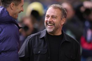 每体：弗里克欧冠后给球员放了一天假，巴萨更衣室充满默契和团结