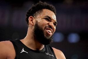 最后时刻两罚不中造险！唐斯16中7砍全场最高26分15板 罚球13中11