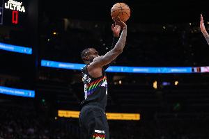 小哈达威单赛季5次替补命中7+三分 平三人纪录&两人当选最佳第6人