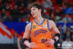 得分上双！王哲林半场7中4轻松拿到10分3篮板1抢断1盖帽