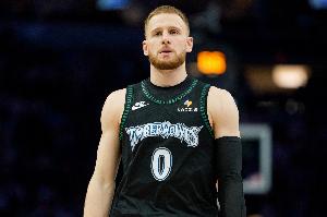 末节4中0！迪文岑佐16投仅5中拿到13分 正负值-14最低