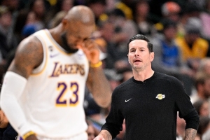 王仕鹏：让老詹牺牲球权可不是1、2天能解决的事  雷迪克有些水平