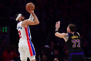 贝弗利：坎宁安是MVP前三 他是黑人版&运动能力更强的东契奇