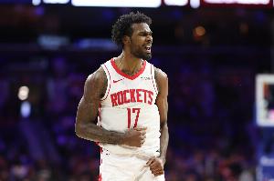 乌度卡：伊森防守智商独一无二 无论首发还是替补我都喜欢其能量