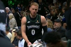 森林狼最多落后18分！道苏姆反击助迪文岑佐拉杆上篮追平比分！