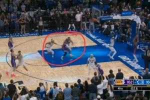 詹姆斯的牵制力！莫斯利谈绝杀：他们冲击内线吸引了两名防守球员