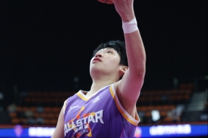 勇夺全明星MVP！陈明伶18中11砍全队最高22分外加10板