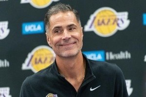 送走文森特&换来肯纳德 佩林卡在筹码匮乏的情况下完成了神之一手