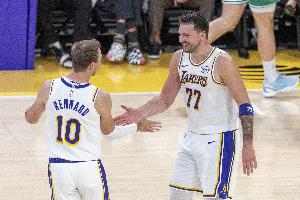 Skip发推：肯纳德拯救了东契奇 后者下半场表现拉胯