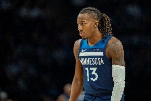 填满数据栏！道苏姆13中7拿到17分8板6助1断2帽 三分4中2