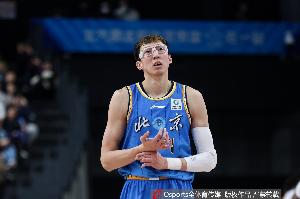 主导失利！周琦10中8得16分 罚球8中0&错失关键两罚&绝杀三分不中