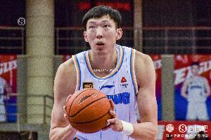 越练越回去了？周琦新秀赛季罚球命中率74.0% 本赛季只有47.4%