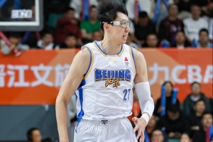 最后时刻换上周琦有待商榷 让他拉到三分线又是何种安排