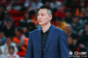 卢伟：今天只是一场常规赛 广东季后赛的强度完全不同 我们体会过